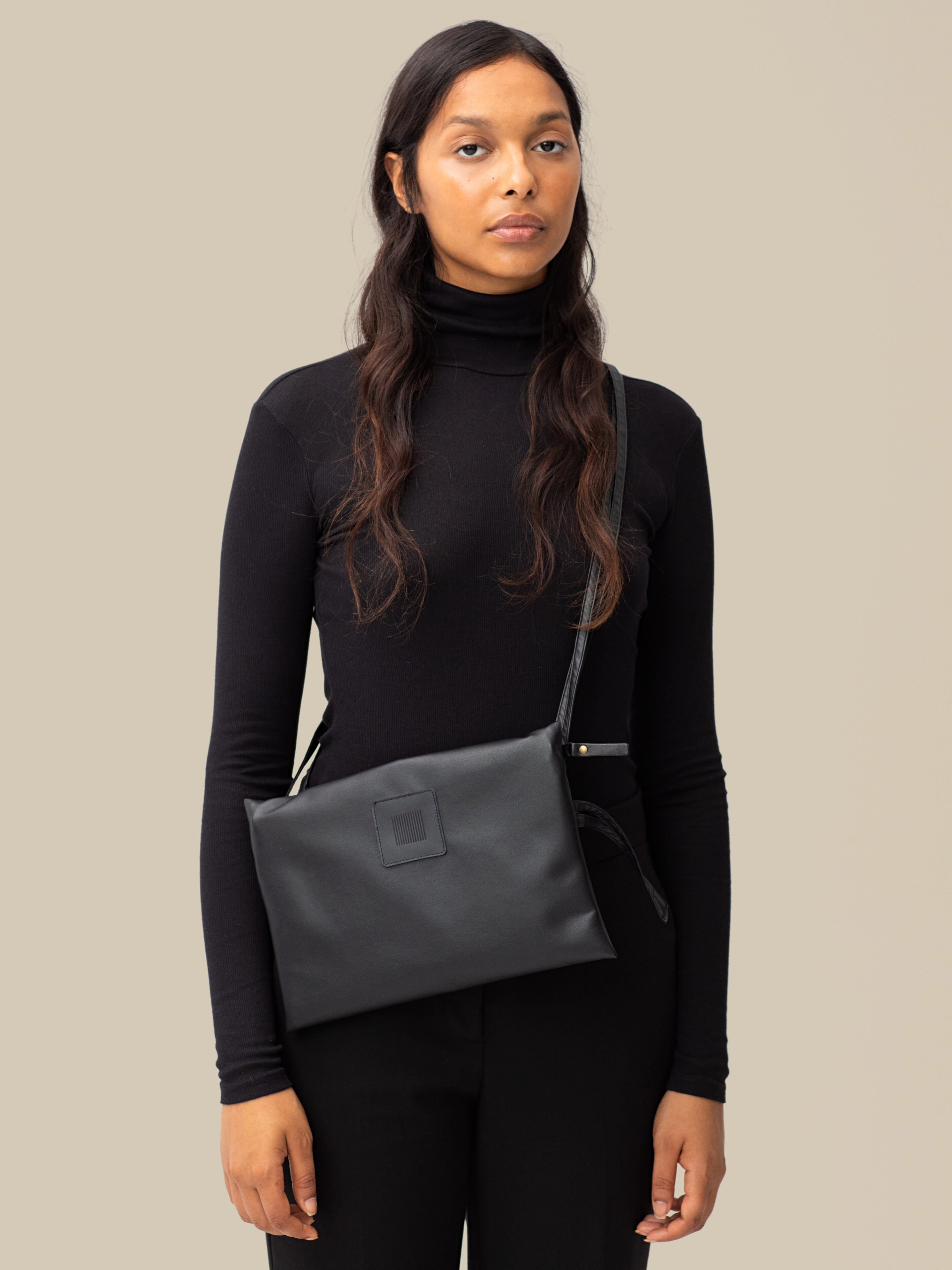 Sato/rial / black-vegan-leather